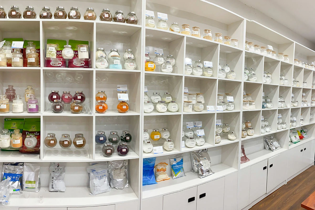 Anrui Biotech product showroom with a wide range of food additives and ingredients, highlighting diverse options and large inventory.
