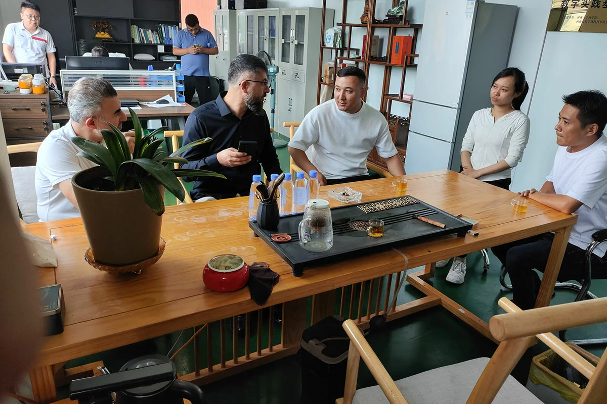 Anrui Biotech team meeting with international partners, showcasing collaboration and strong business relationships in food ingredients supply.